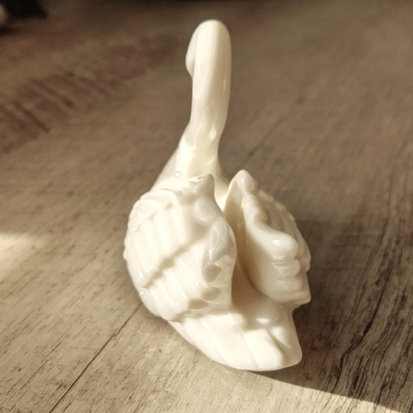 Lenox Swan Name Card Holder, Small Vintage Ivory Figurine - Picture 11 of 16